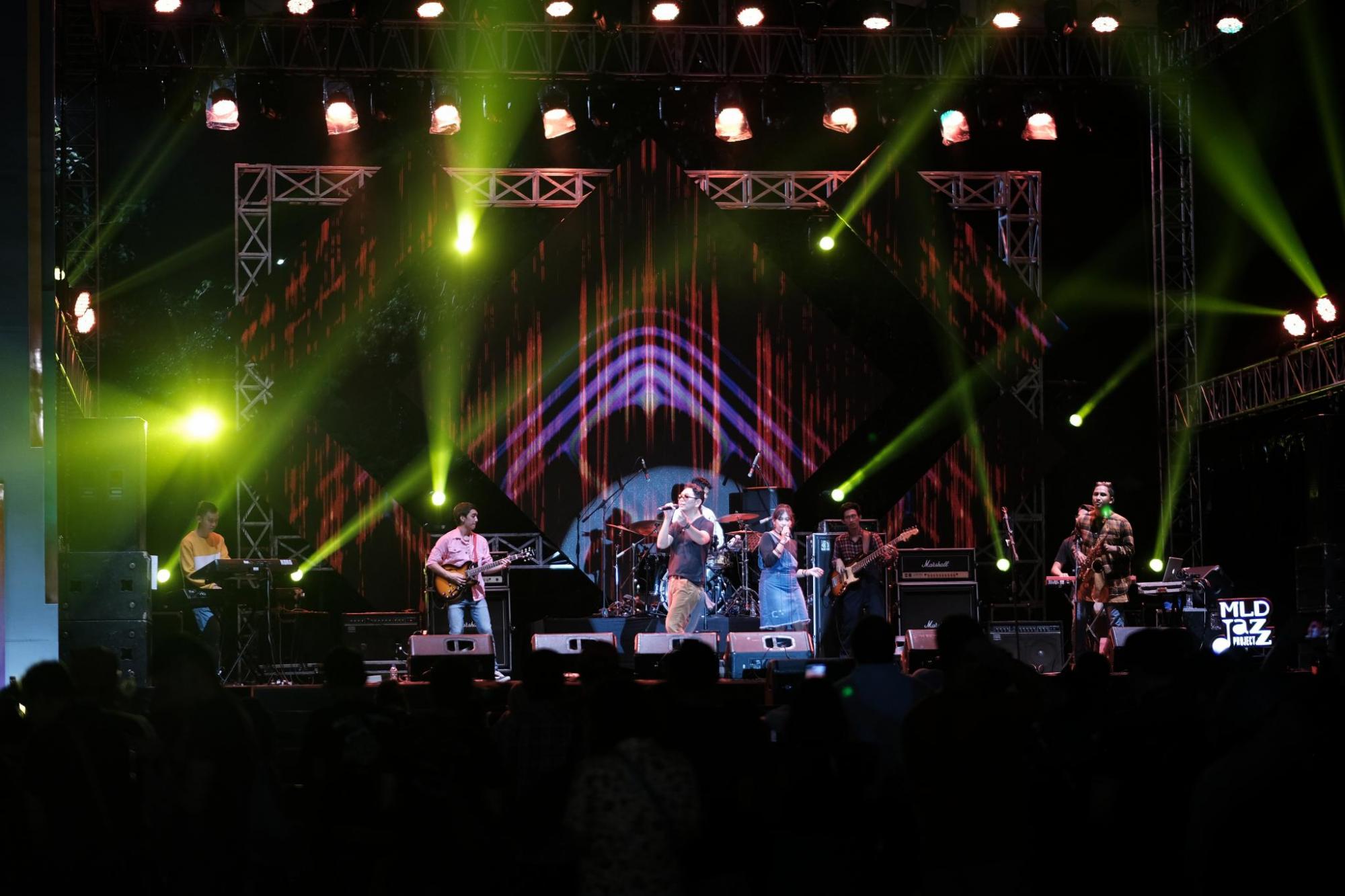 Groovy Vibes MLDJAZZPROJECT Season 4 &amp; Humania Di The 90s Festival 2019